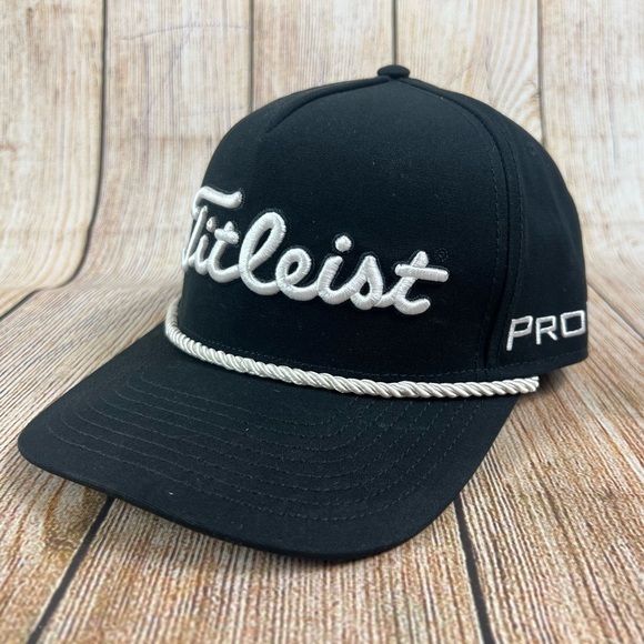 Titleist Golf Tour Rope Flat Bill Hat Pro V1 FJ Logo Black Adjustable Snapback - Picture 1 of 6